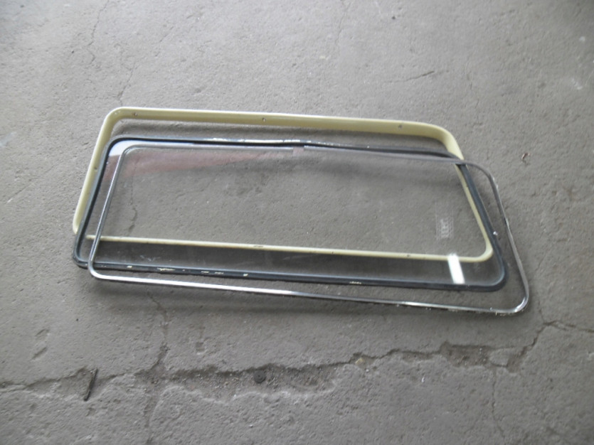 PEUGEOT 403 1967 AVANT SZYBA TYL TYLNA LEWA KOMBI