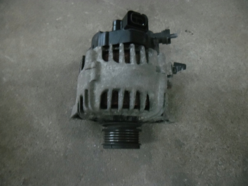 KIA CEED I ED ALTERNATOR 37300-2A500