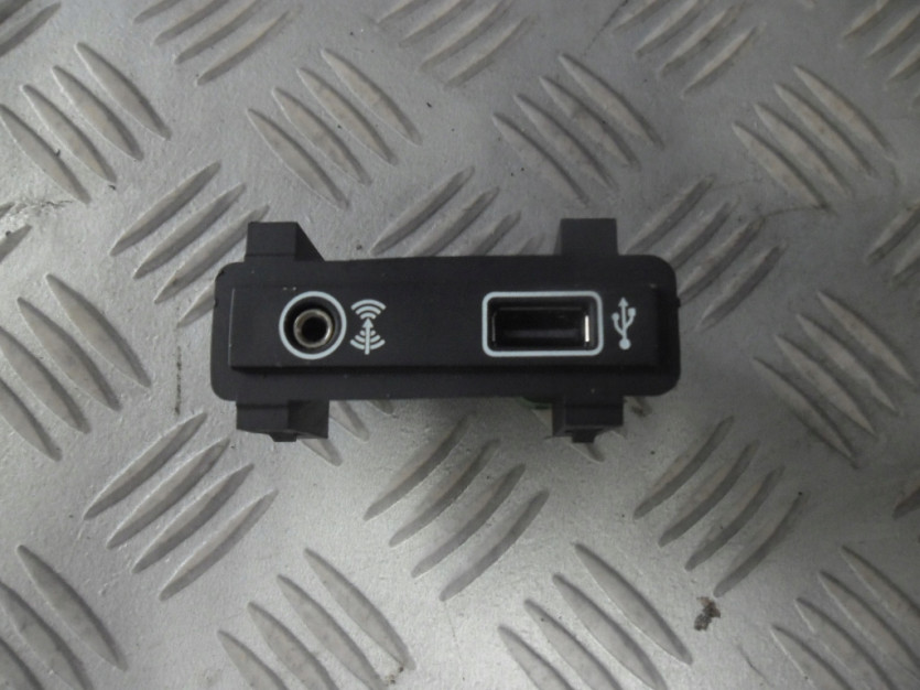 VW ATLAS TERAMONT WEJSCIE AUX USB 5Q0035724