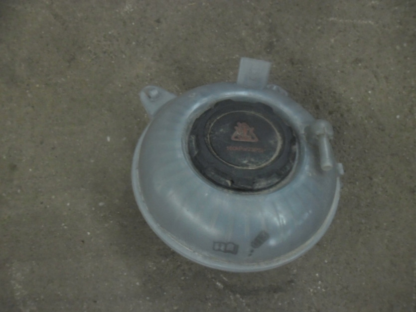 VW ATLAS TERAMONT ZBIORNIK WYROWNAWCZY WODY 5Q0121