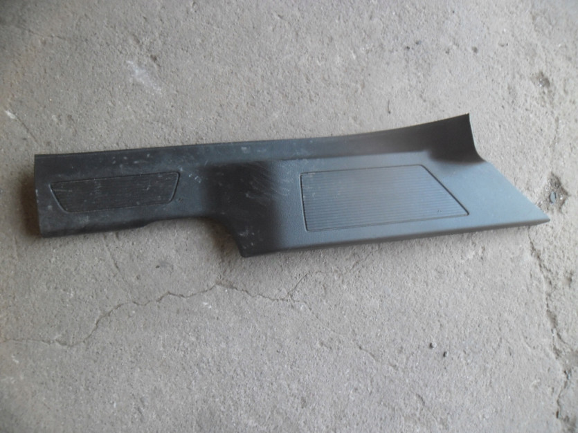 VW ATLAS TERAMONT OSLONA PROGU PRAWA 3CN853370C