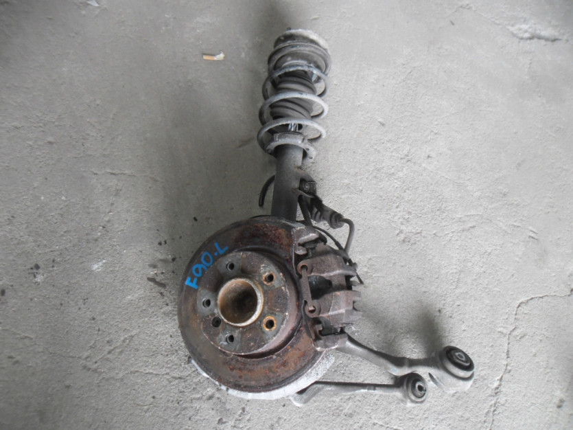 BMW 3 E90 E91 320i ZWROTNICA AMORTYZATOR LEWA LEWY