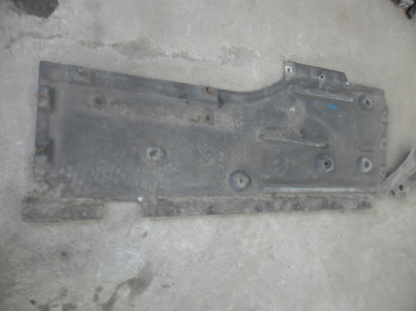 BMW 3 E90 E91 320i OSLONA PODWOZIA LEWA