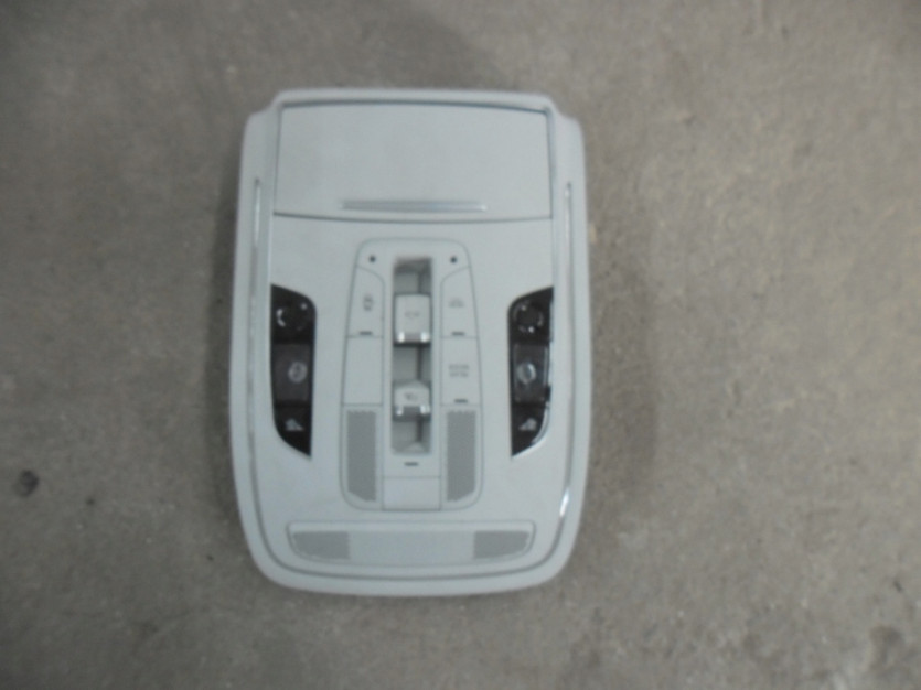 AUDI A8 4H D4 2016 LAMPKA PODSUFITKI STER DACHU