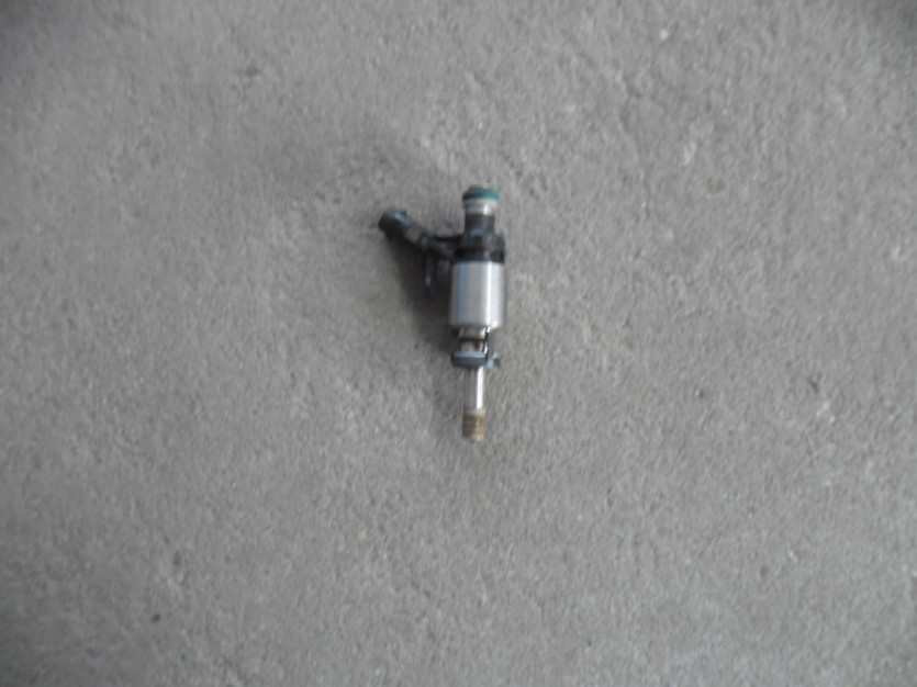 AUDI A8 4H D4 TFSI WTRYSKIWACZ PALIWA 06L906036K