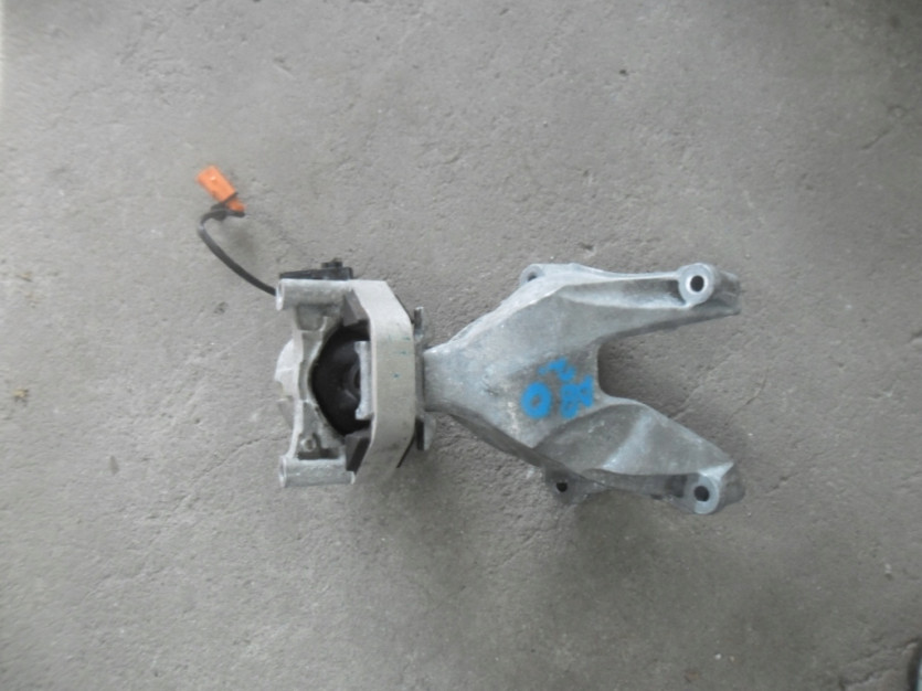 AUDI A8 4H D4 TFSI PODUSZKA SILNIKA 4G0199381PC