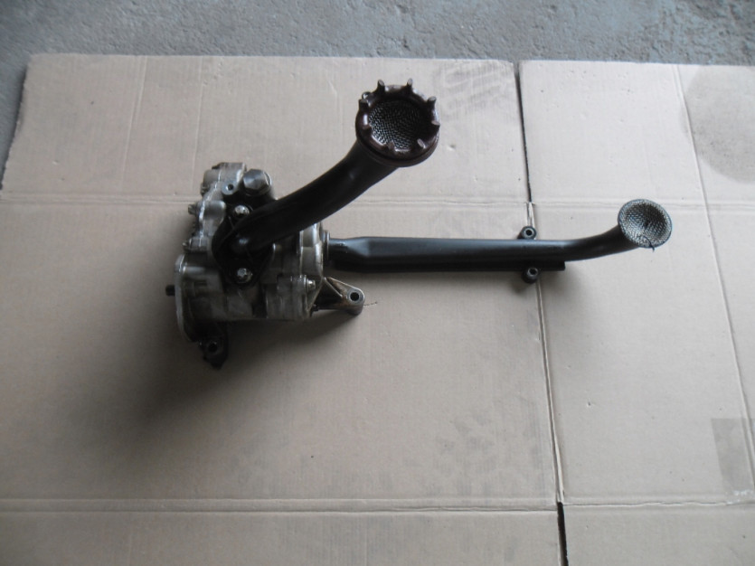 PORSCHE CAYENNE 7L 4.5 V8 POMPA OLEJU 948107010