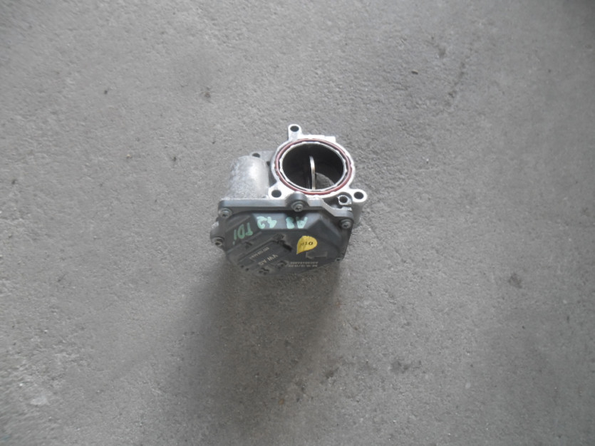 AUDI A8 4H D4 LIFT 4.2 TDI PRZEPUSTNICA 057128063H