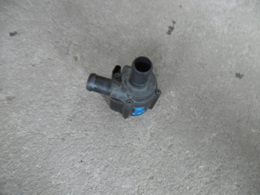 AUDI A4 8W TFSI POMPKA WODY 06H121601N