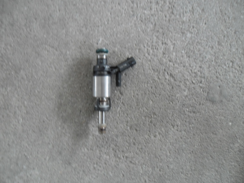 AUDI A4 8W B9 TFSI WTRYSKIWACZ 06G906036