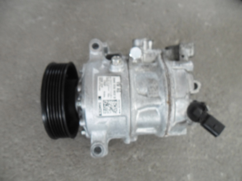 AUDI A4 8W TFSI KOMPRESOR KLIMATYZACJI 8W0820803D