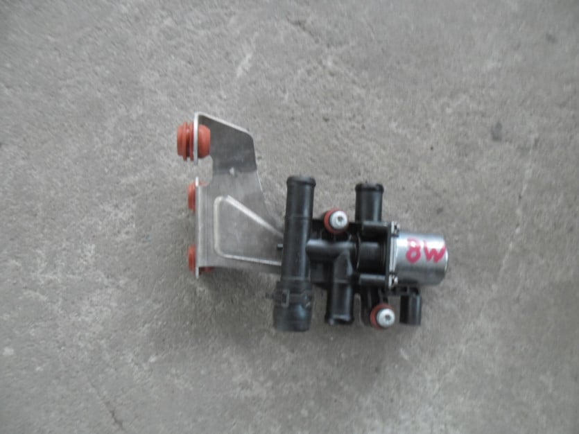 AUDI A4 8W B9 TFSI ELEKTROZAWOR 8E0820036
