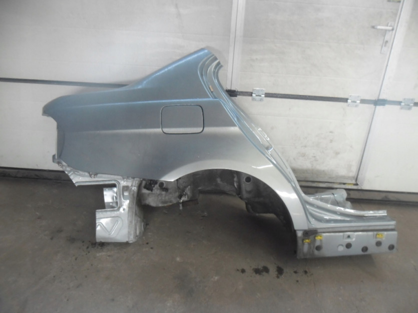 BMW 3 E90 BLOTNIK PRAWY TYL CWIARTK Arktis MET A34
