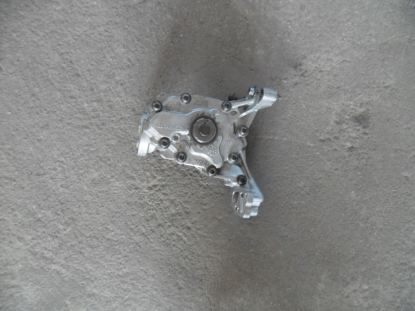 PEUGEOT CITROEN 1.2 THP POMPA OLEJU 9803092680