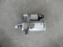 AUDI A4 8W B9 TFSI ROZRUSZNIK 06L911021