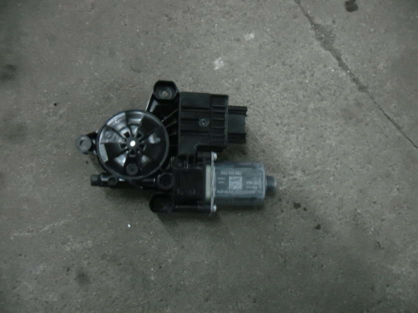 SEAT IBIZA 5 V 6F SILNIK SZYBY 2Q2959882