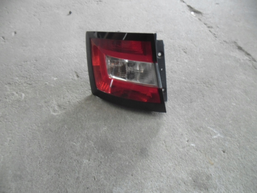 SKODA FABIA III 6V LAMPA LEWA TYL 6V9945095 KOMBI