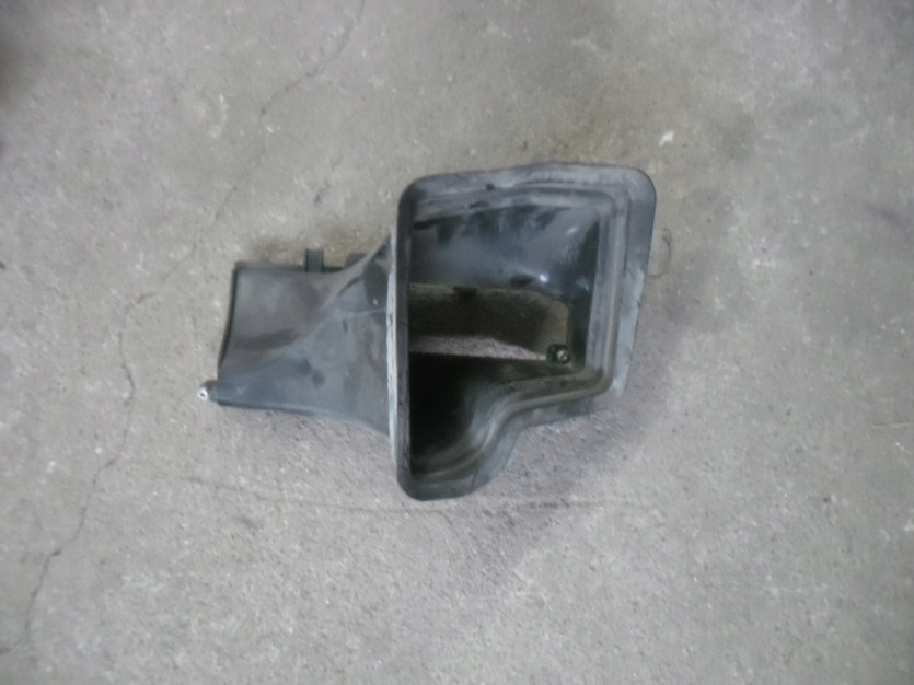 AUDI A8 4H D4 WLOT KIEROWNICA POWIETRZA 4H0129617D