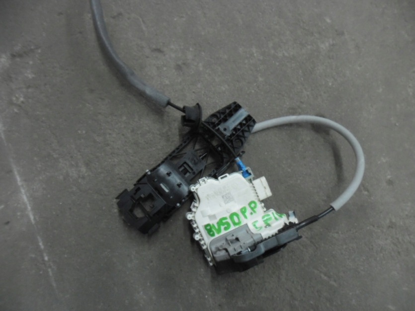 AUDI A3 8V 2016 ZAMEK DRZWI PRAWY PRZOD 5 PIN