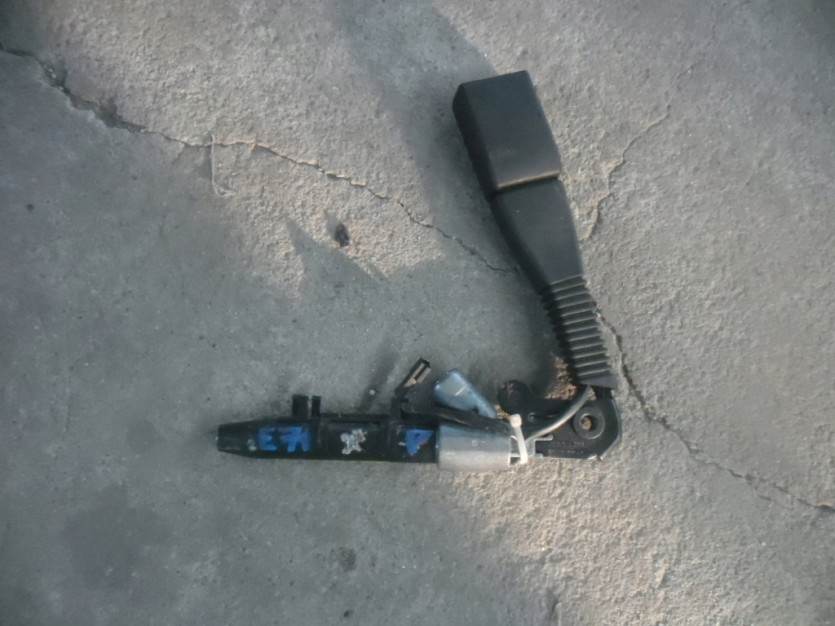 NAPINACZ PASA BMW E71 X5 X6 PRAWY