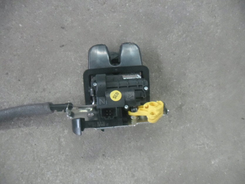 VW ATLAS TERAMONT ZAMEK KLAPY TYL 5NA827506