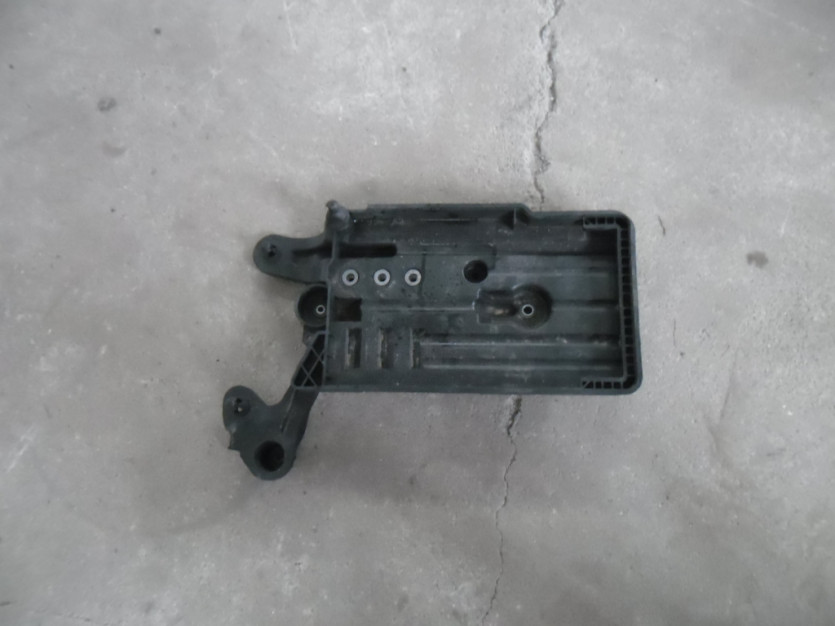AUDI A3 8V 1.4TFSI PODSTAWA AKUMULATORA 5Q0915321D
