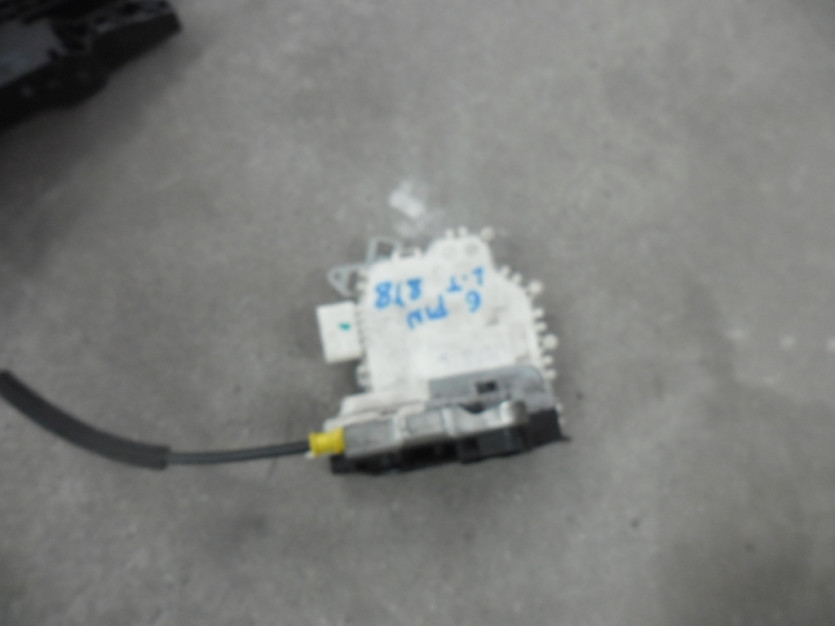 AUDI A5 8T ZAMEK DRZWI LEWY TYL 8K0839015C