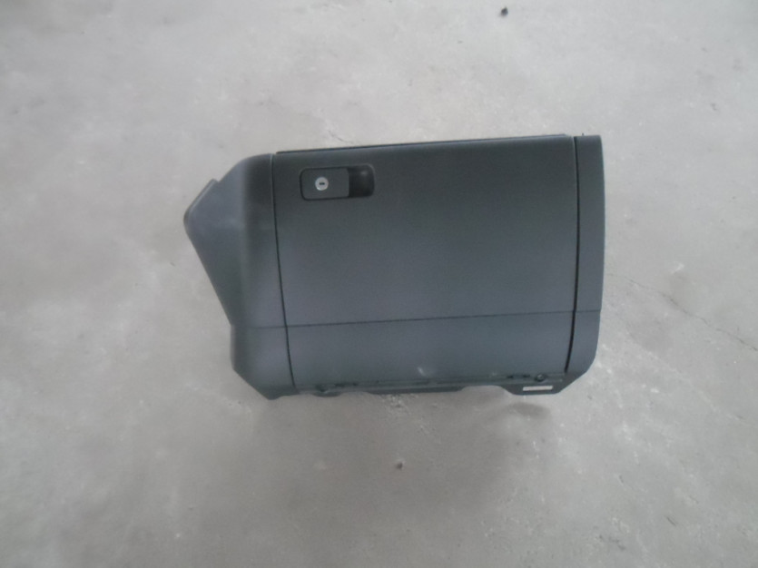 VW GOLF VII 7 5G 2015 SCHOWEK DESKI