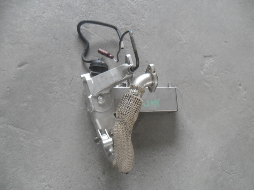 AUDI A8 4H D4 LIFT PODGRZEWACZ WODY 057131515H