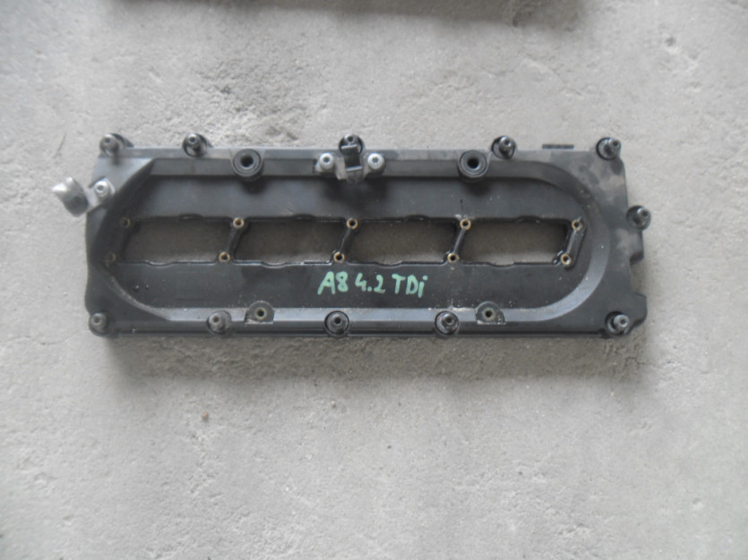 AUDI A8 4H D4 LIFT POKRYWA ZAWOROW PRAWA 4.2 TDI