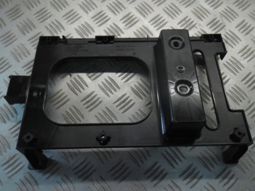 VW ATLAS TERAMONT UCHWYT MOCOWANIE KOMPUTERA 3QF03
