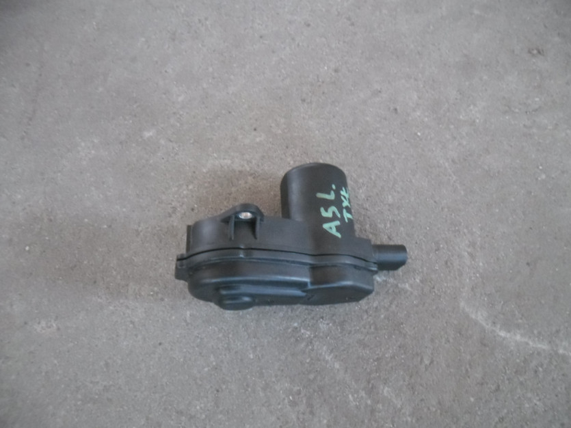 AUDI A4 A5 SILNIK HAMULCA TYL 8K0998281 32347485