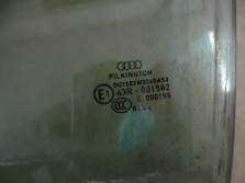 AUDI A3 8P 2006 5D SZYBA DRZWI LEWA PRZOD