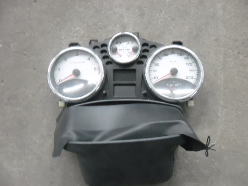 PEUGEOT 207 2009 LICZNIK HDI DIESEL