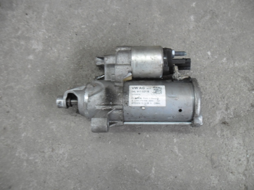 AUDI A4 A5 8W 2.0 TDI ROZRUSZNIK 04L911021B
