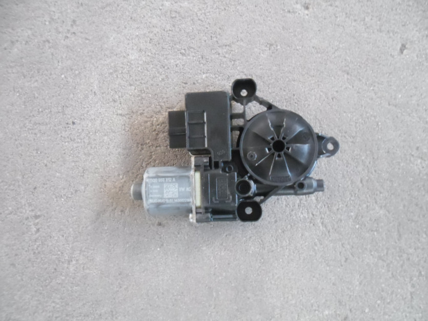 VW GOLF 7 VII 5G SILNIK SZYB PRAW PRZOD 5Q0959812A