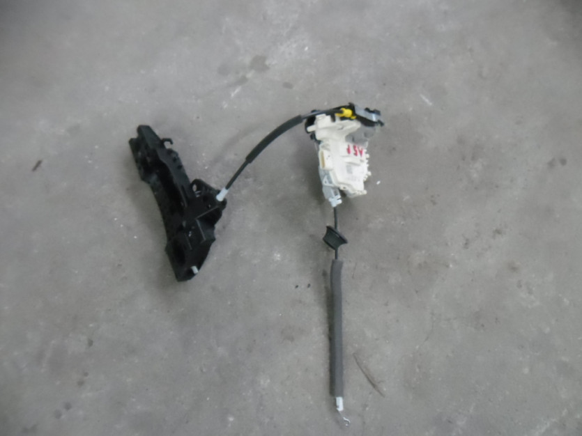 AUDI A4 ZAMEK DRZWI PRAWY TYL 8K0839016F