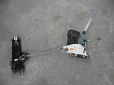 MERCEDES W176 ZAMEK DRZWI LEWY 8PIN A2047303535