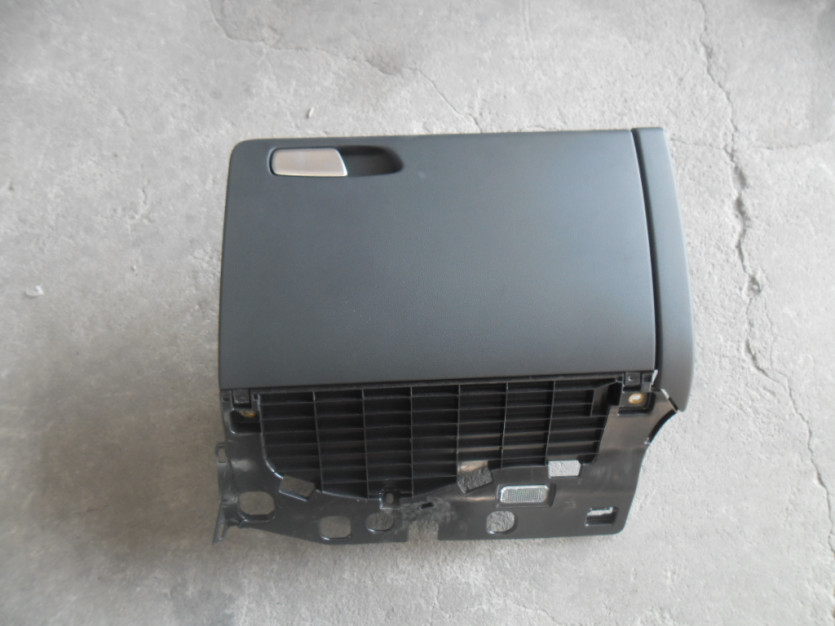 AUDI A4 8K B8 LIFT SCHOWEK DESKI