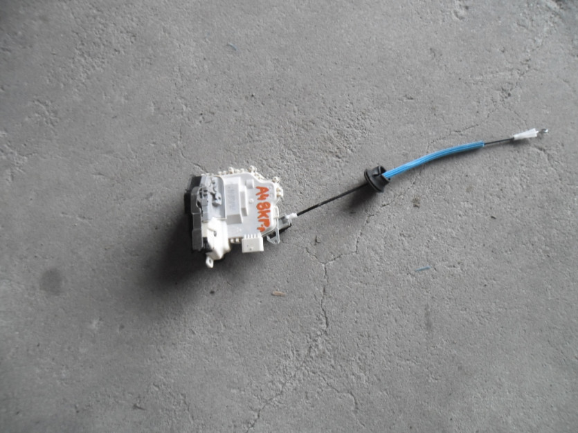 AUDI A4 8K B8 LIFT ZAMEK DRZWI PRZOD 8J1837016C