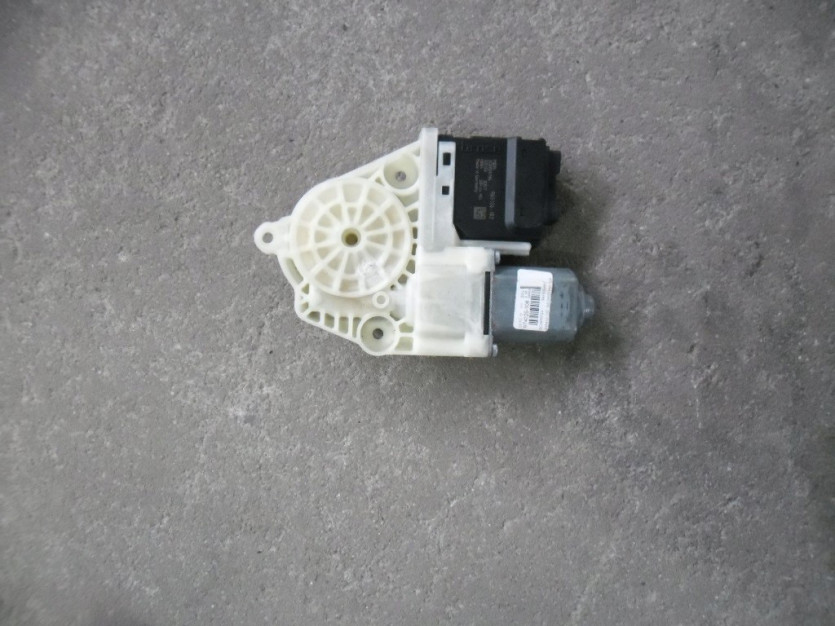 AUDI A4 8K B8 LIFT PODNOŚNIK SZYBY LEWY 8K0959812A