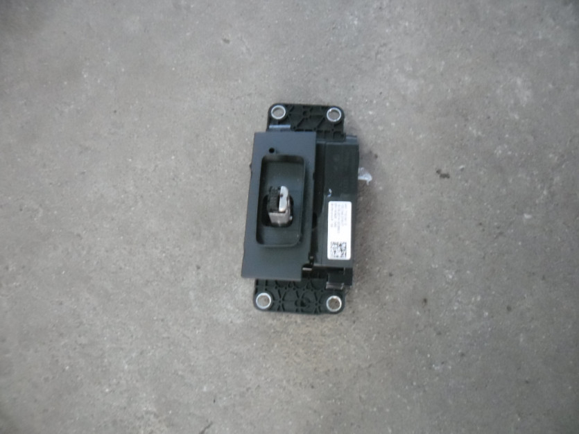 AUDI A8 4H D4 LIFT 2015 DZWIGNIA BIEGOW 4H1927731A