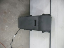 AUDI A8 4H D4 LIFT PODLOKIETNIK TYL TYLNY KANAPY
