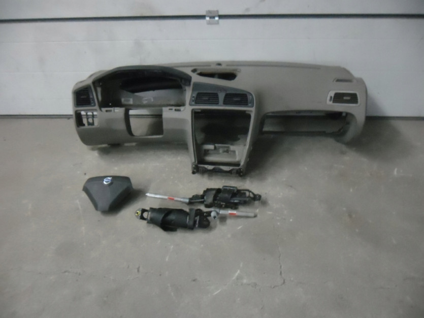 VOLVO S60 2006r DESKA KONSOLA PODUSZKA AIRBAG PASY