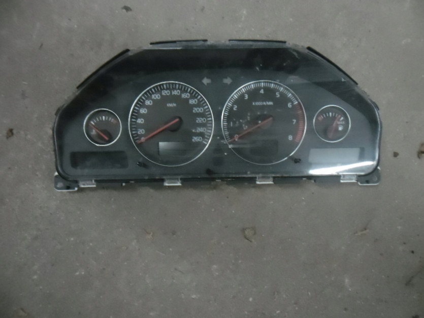 VOLVO S60 2006r LICZNIK ZEGAR 30682272