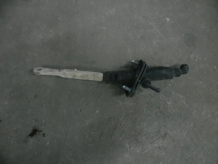 VOLVO S60 2006r POMPA SPRZEGLA 8636540