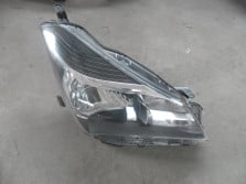 TOYOTA YARIS III LIFT 2014 LAMPA PRAWA PRZOD PRZED