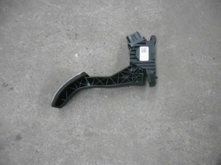 VW GOLF VII 7 5G GTI LIFT PEDAL GAZU