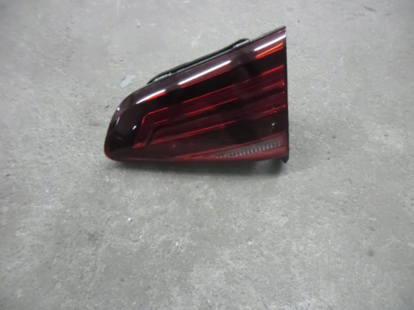 VW GOLF VII 7 5G GTI LIFT LAMPA PRAWA TYL TYLNA US