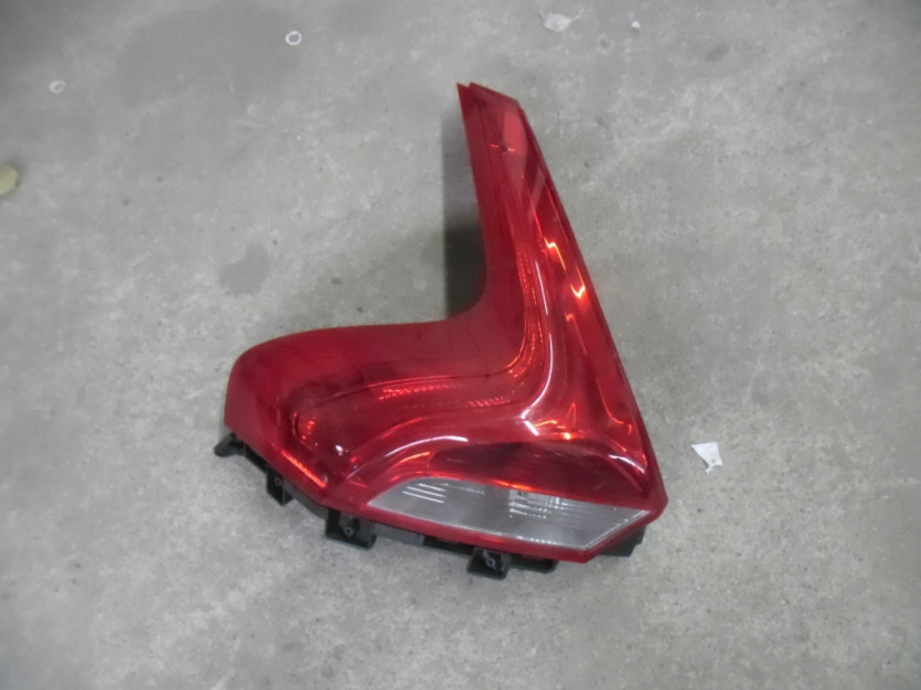VOLVO V40 LAMPA LEWA TYL TYLNA 31395844